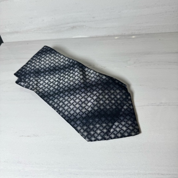 Sophisticated Black and Gray Geometric Tie - Picture 1 of 2